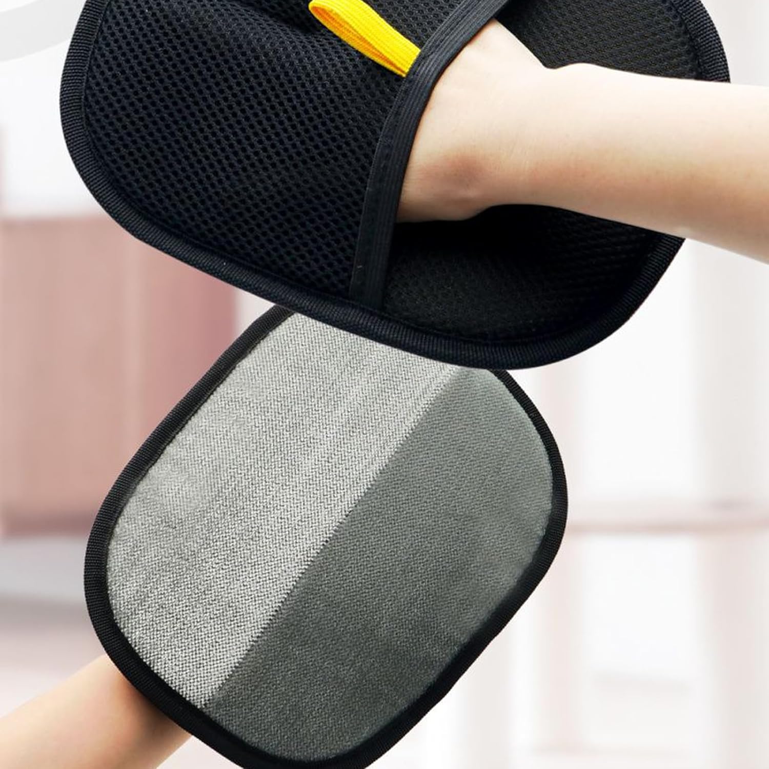 2-in-1 Pet Hair Removal Gloves – Electrostatic Fur Remover & Grooming Brush for Dogs & Cats